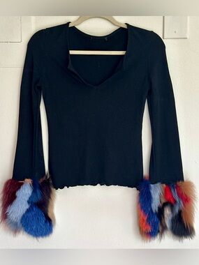 90s Bebe BLK Top w multi colored rabbit/fox fur cuffs& Lettuce Hem Bottom LK NEW
